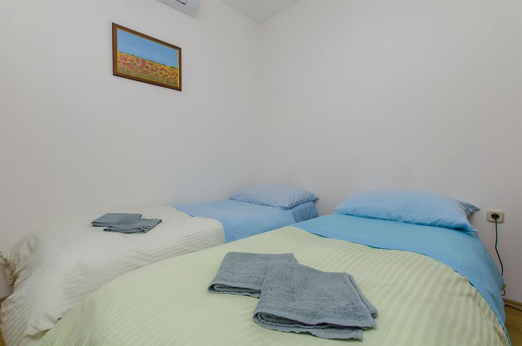 Rooms Marijana Trilj Εξωτερικό φωτογραφία